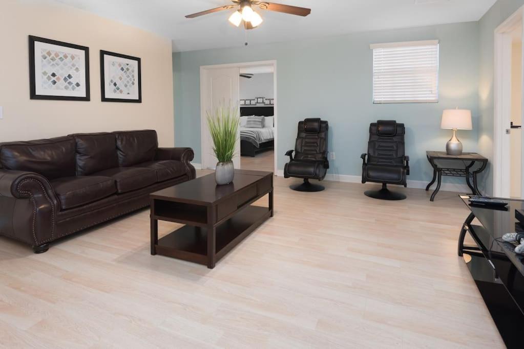 8 Bedroom Estate Near Disney World ダベンポート エクステリア 写真