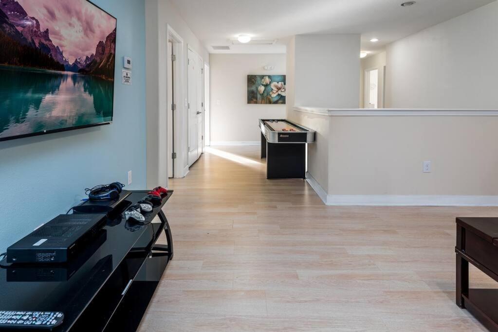 8 Bedroom Estate Near Disney World ダベンポート エクステリア 写真
