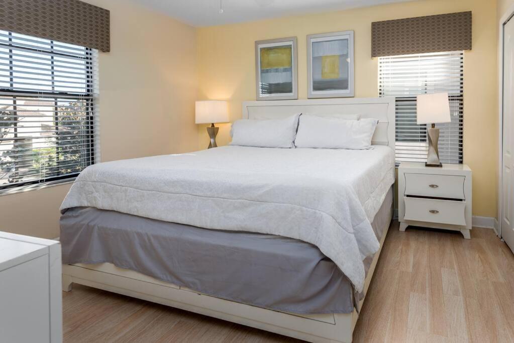8 Bedroom Estate Near Disney World ダベンポート エクステリア 写真